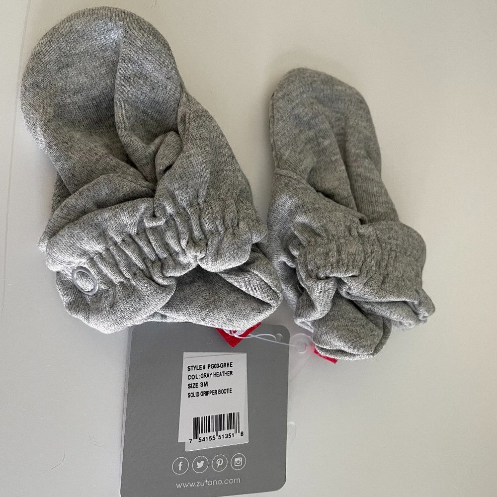 NWT Gray Gripper Infant Booties